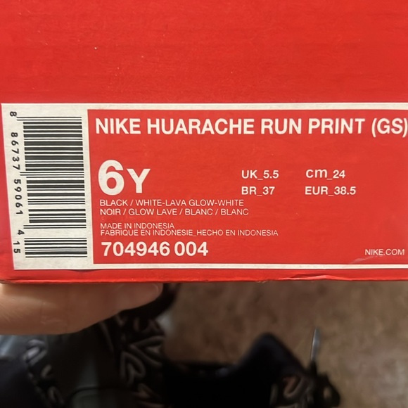 Nike Huarache Run Black/White Heart Print Big Kids Size 6Y - Picture 8 of 8